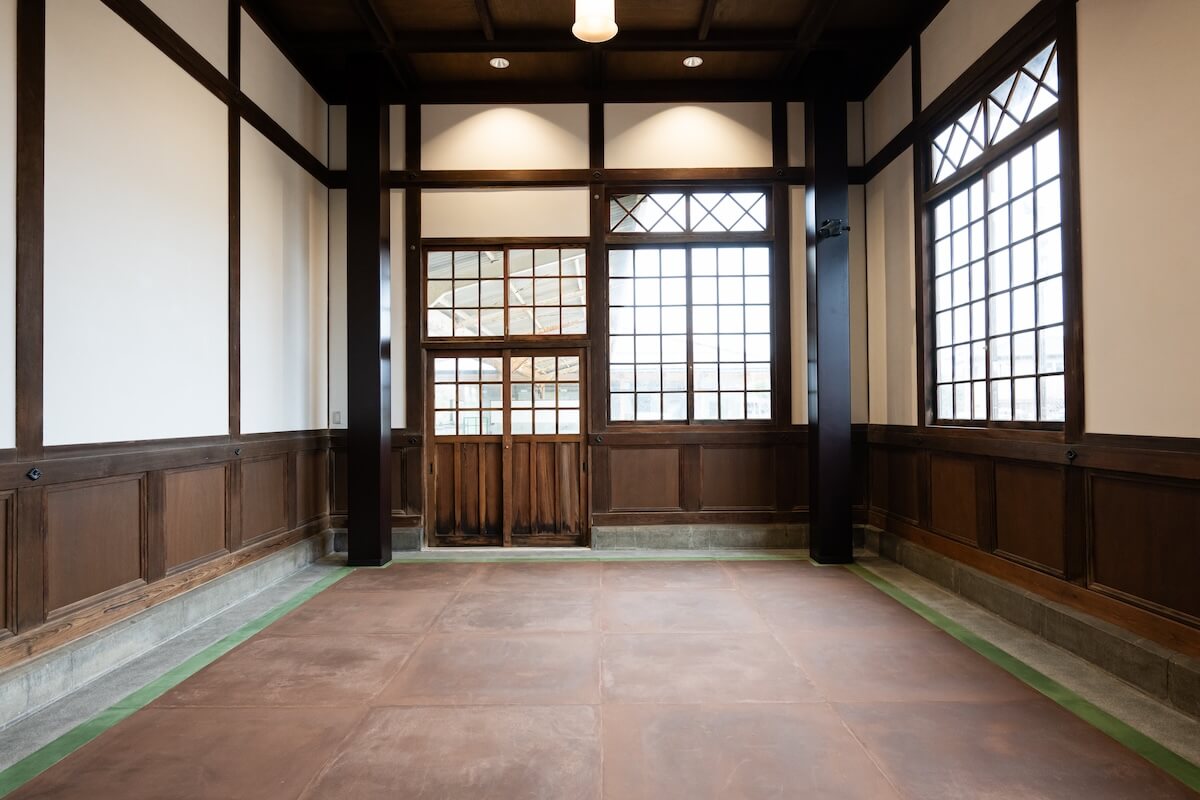 一・二等待合室